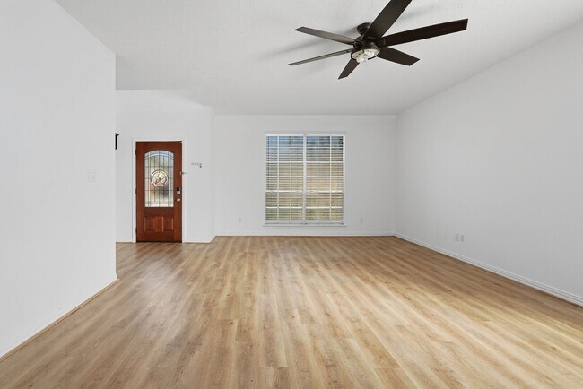 Building Photo - 2910 Cocona Ln