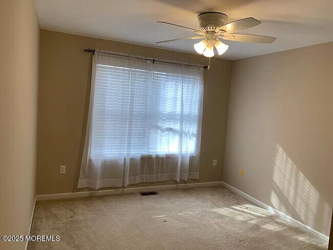 Building Photo - 35 Ironwood Ct