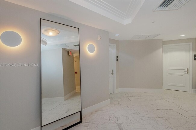 Building Photo - 1000 South Pointe Dr