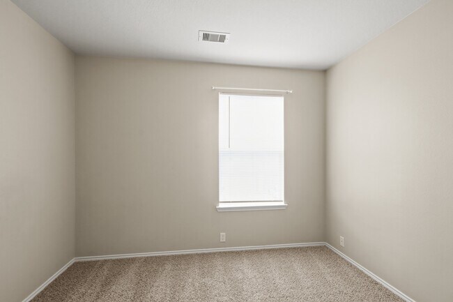 Building Photo - 23611 Wildwood Green Way