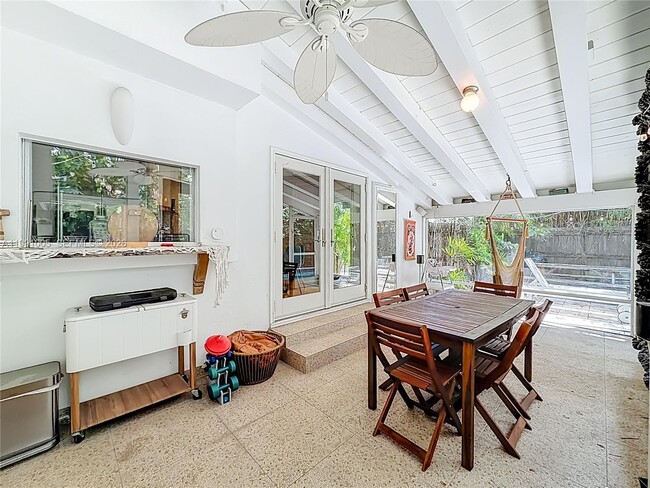 Building Photo - 1419 NE 4th Ct