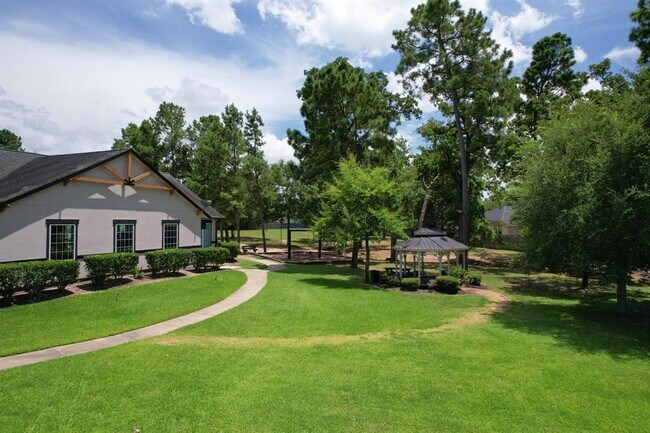 Building Photo - 30111 Saw Oaks Dr