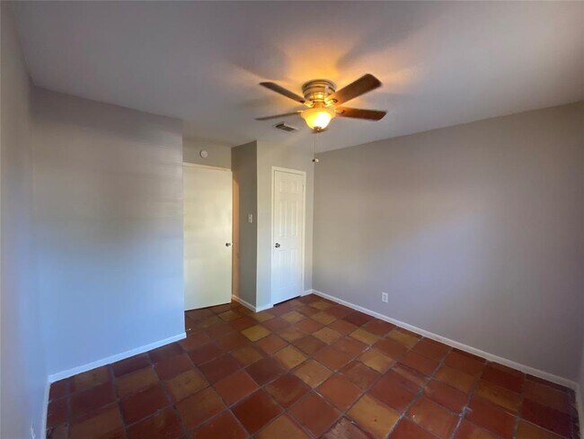 Building Photo - 14814 Croxton Dr