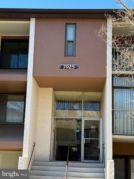 Building Photo - 7925 Mandan Rd