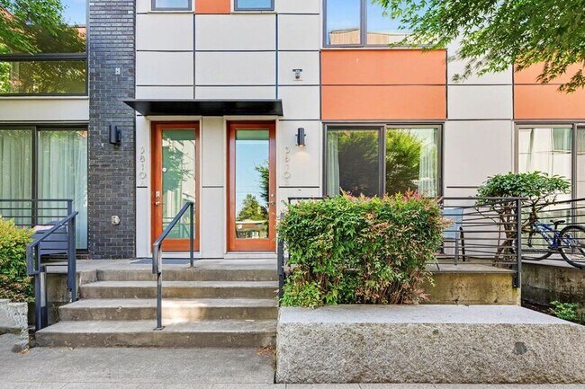 Building Photo - 3810 California Ave SW