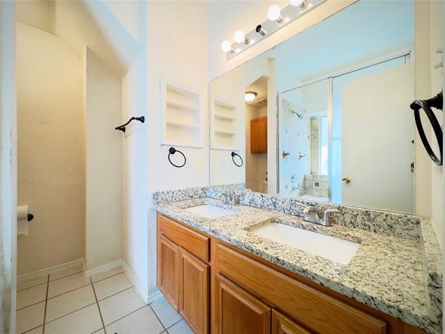 Building Photo - 3838 Brandon Park Dr