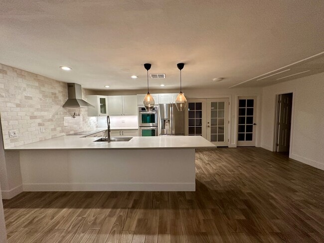 Building Photo - 7970 W Elm St