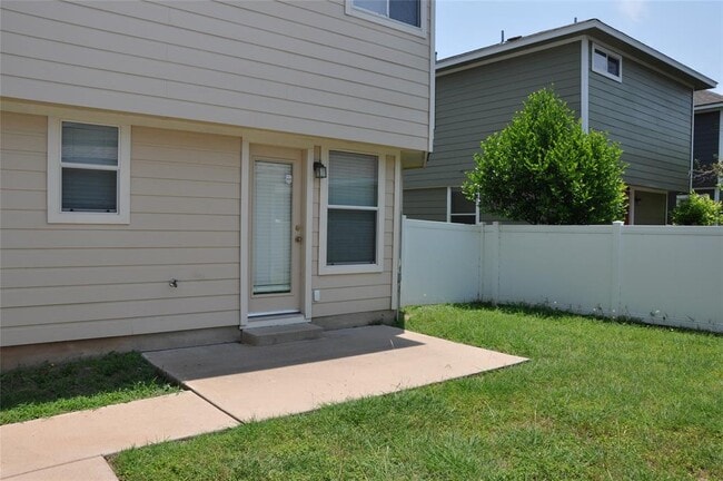 Building Photo - 1328 Davis Mountain Loop