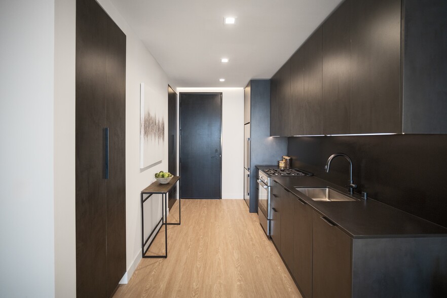 Building Photo - Venue Residences