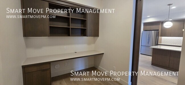 Building Photo - 3213 S Shadywood Way