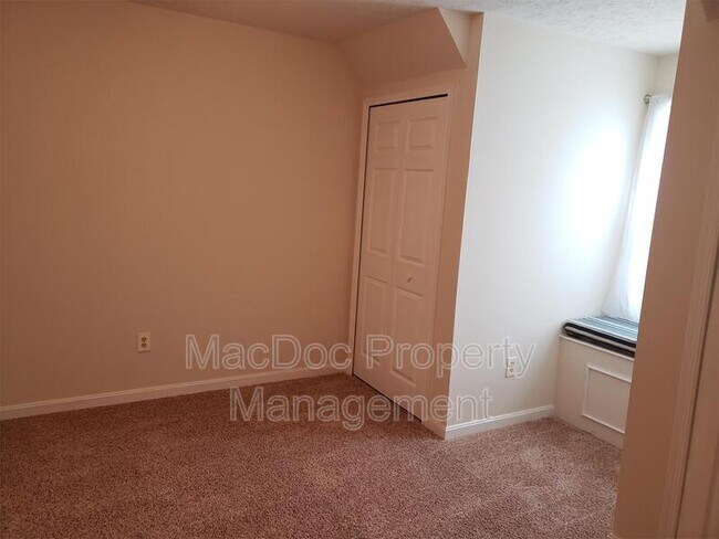 Building Photo - 7620 Regency Glen Dr