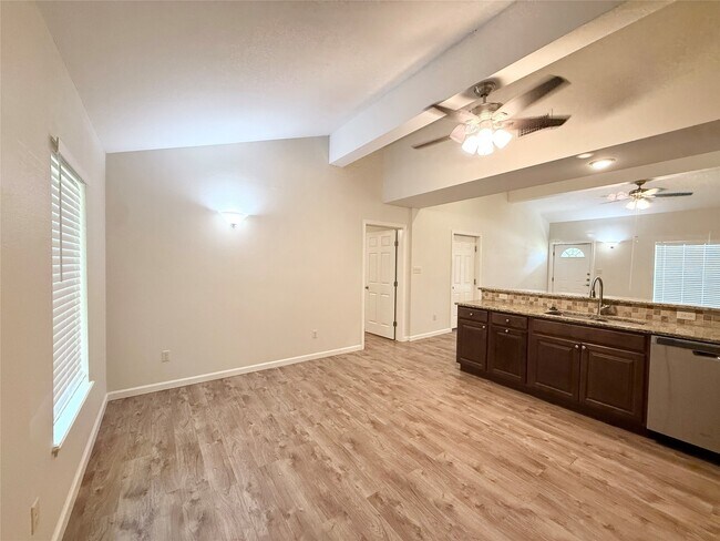 Building Photo - 51 Lupine Ct