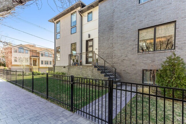 Primary Photo - 38 Hilliard Ave