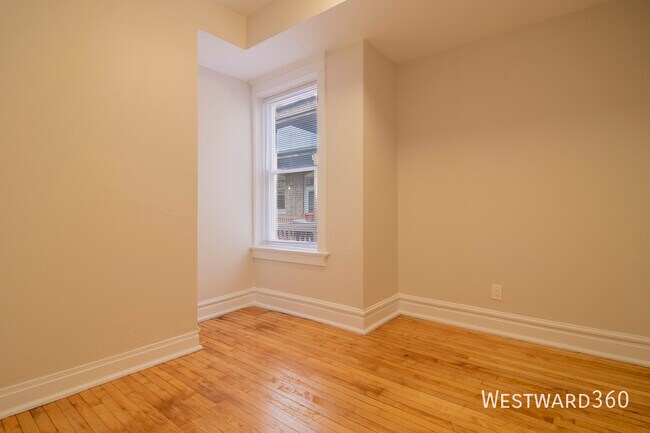 Building Photo - 1548 N Homan-1-3