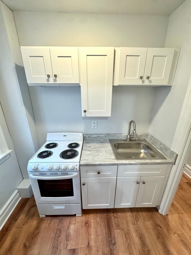 Building Photo - 1620-1/2 W Chew St