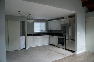 Building Photo - 16425 NE 91st St