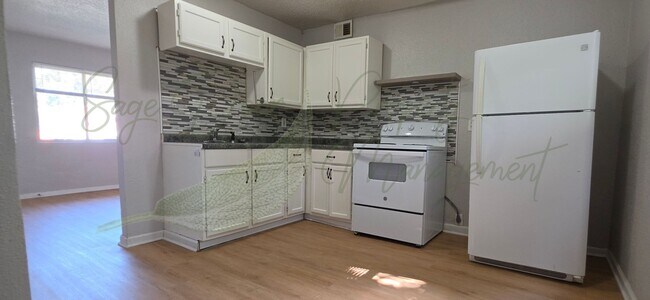 Building Photo - 5529-5531 Freeman Ct