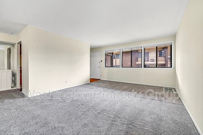 Building Photo - 3904 Stone Gate Dr
