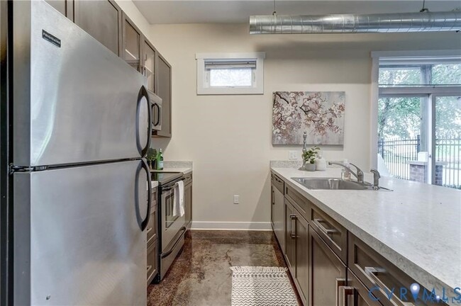 Building Photo - 1020 Porter St