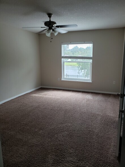 Building Photo - 76550 Longleaf Loop