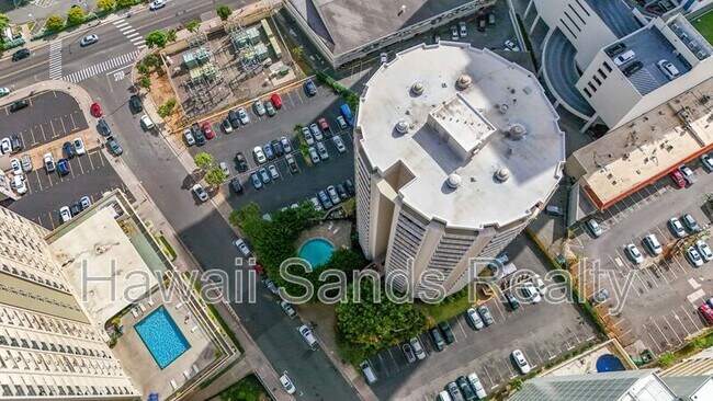 Building Photo - 750 Amana St