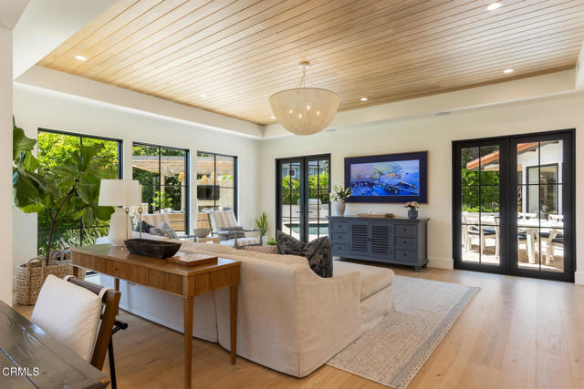 Building Photo - 4435 Encinas Dr