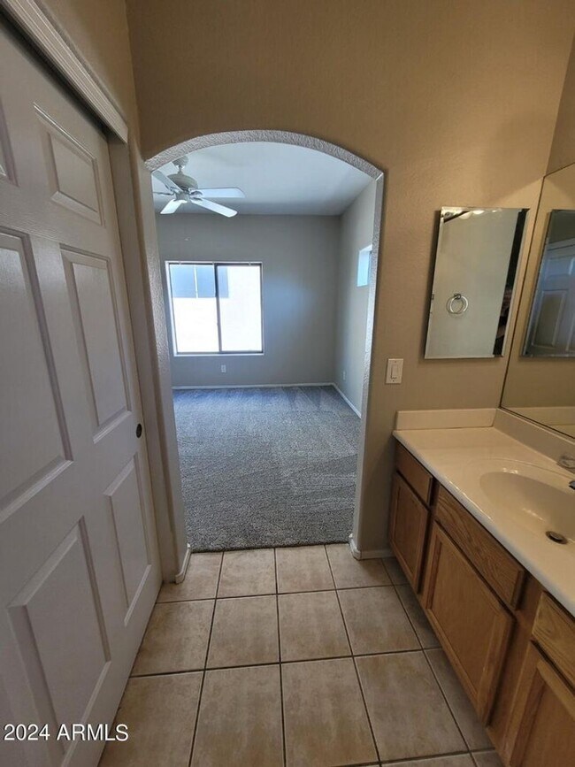 Building Photo - Quiet 2 bedroom condo in Fountain Hills!