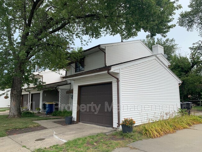 Building Photo - 1341 Stewart St
