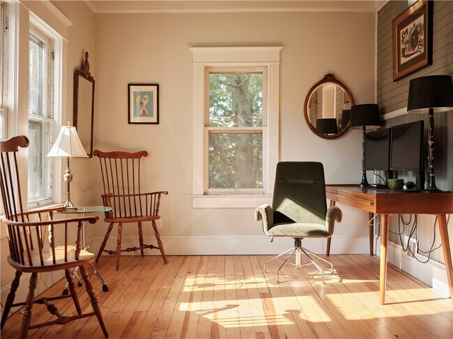 Building Photo - 38 Lake St