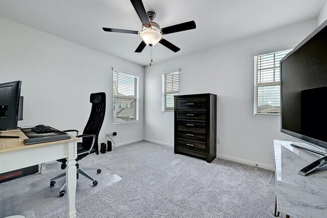 Building Photo - 215 Rubrum Rd