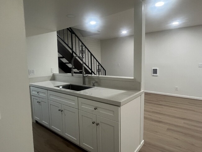 Building Photo - Charming 2-Bedroom Condo with Elegant Upgrades