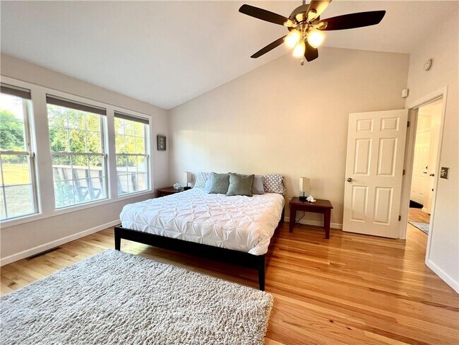 Building Photo - 65 Carriage Trl