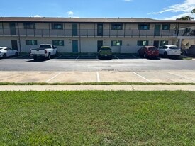 Building Photo - 435 Catamaran Dr