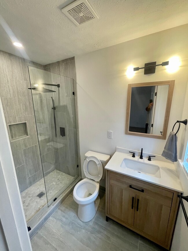 Building Photo - 7802 Brownwood Dr