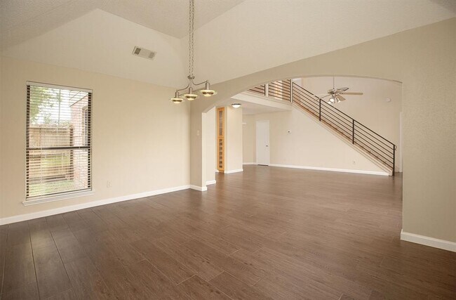 Building Photo - 3807 Cedar Valley Dr