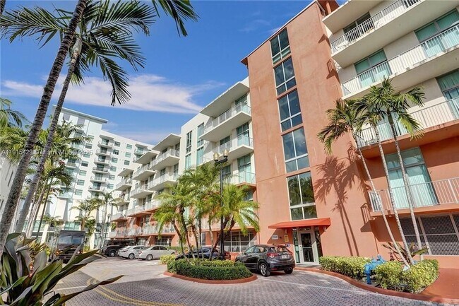 Building Photo - 2100 Van Buren St