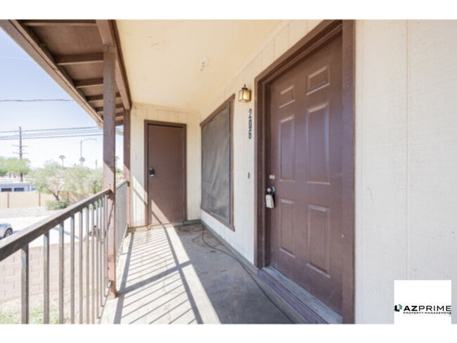 Building Photo - Modern 2/1 Upper-Level Mesa Apartment - Stylish, Comfortable &amp; Convenient!