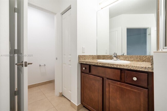 Building Photo - 4652 Horseshoe Cir