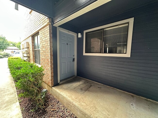 Building Photo - 2500 Burleson Rd