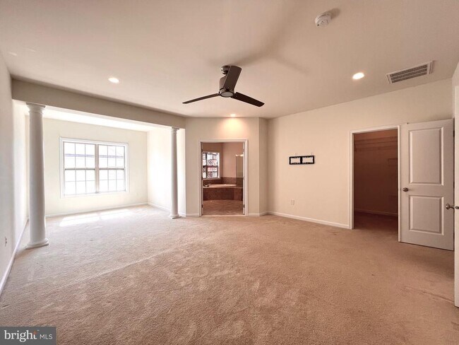 Building Photo - 23480 Logans Ridge Terrace