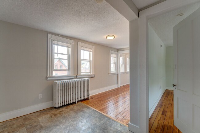 Building Photo - 65 Edgewood Ave