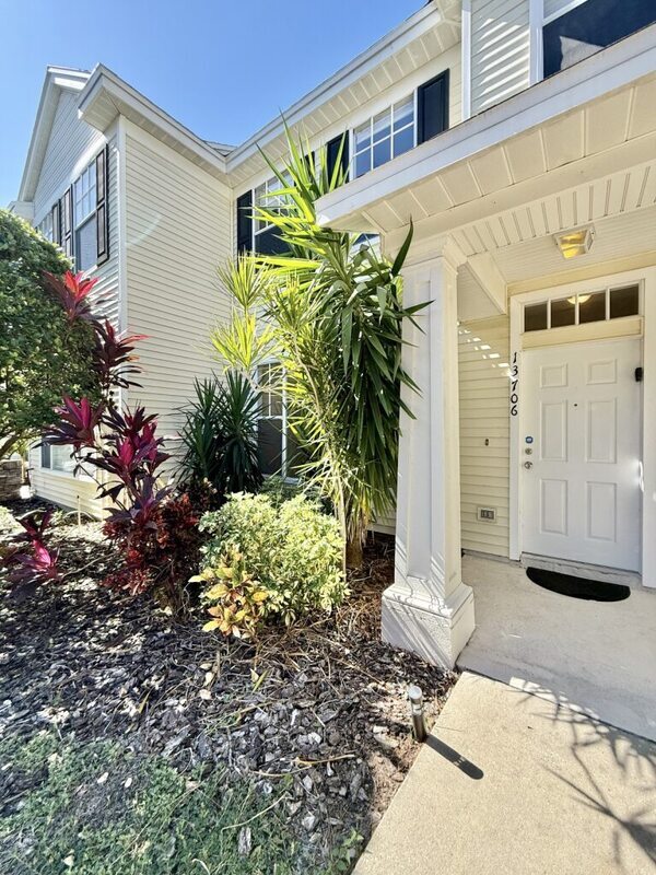 Building Photo - 13706 Forest Lake Dr