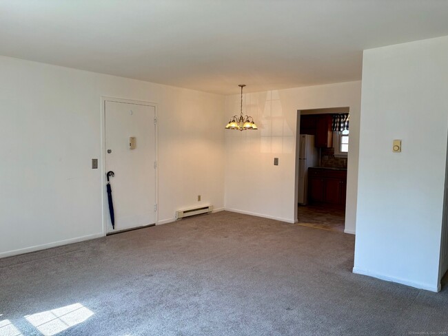 Building Photo - 39 Briarwood Ln