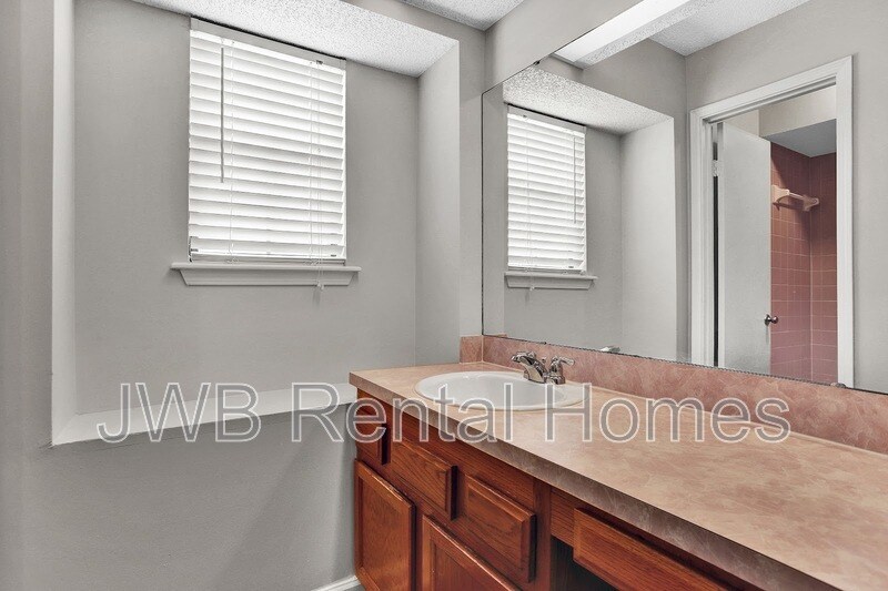 Building Photo - 11771 High Plains Dr E