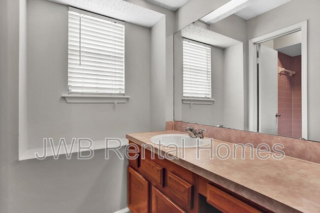 Building Photo - 11771 High Plains Dr E