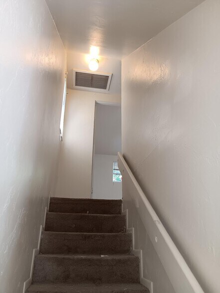 Building Photo - 538 State St