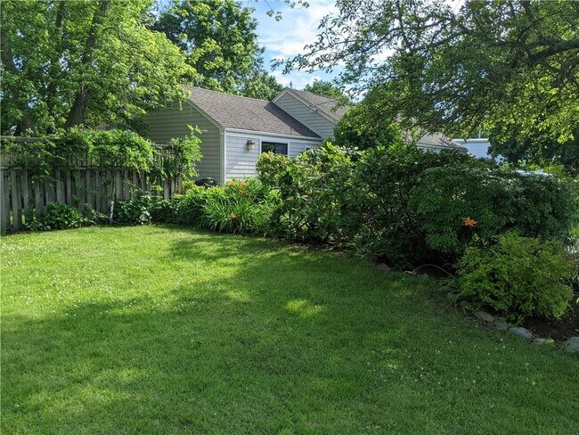 Building Photo - 92 Fales Ave