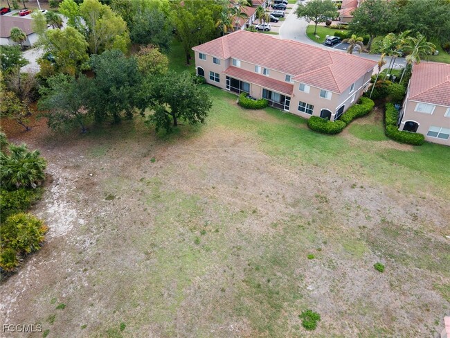 Building Photo - 9745 Roundstone Cir