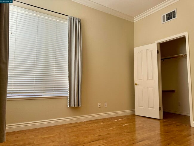 Building Photo - 5179 Keller Ridge Dr
