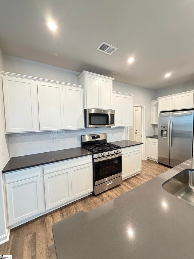 Building Photo - 139 Gervais Cir